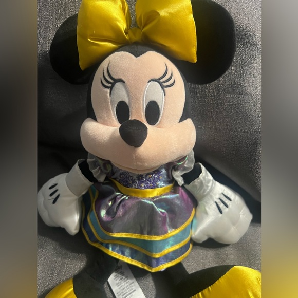 Walt Disney World 50th anniversary Minnie Mouse plush - Picture 3 of 7